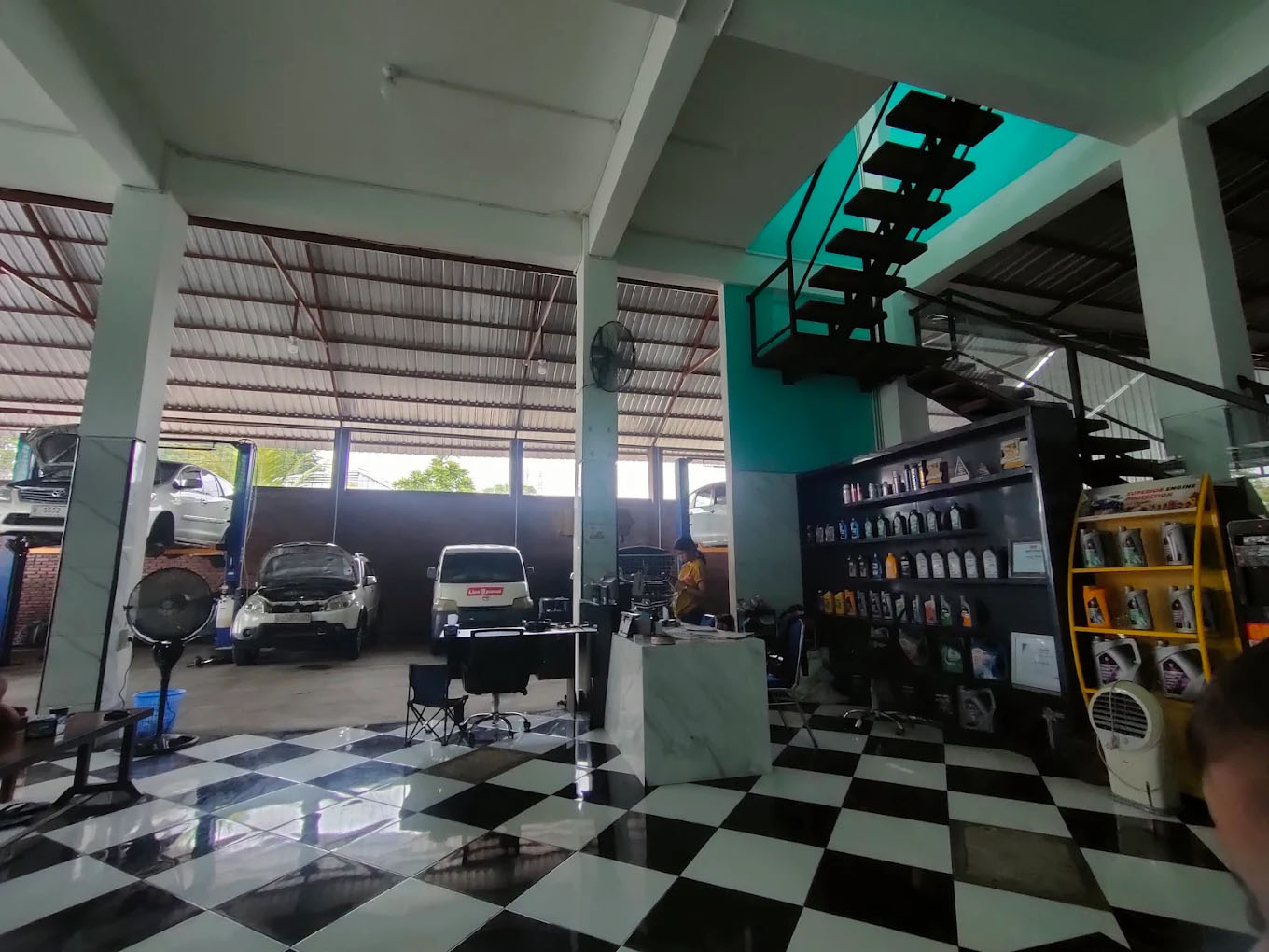 Area pekerjaan bengkel UD. Sura Subur